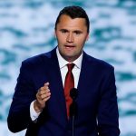 Balearon a un aliado de Trump durante un evento universitario en Estados Unidos