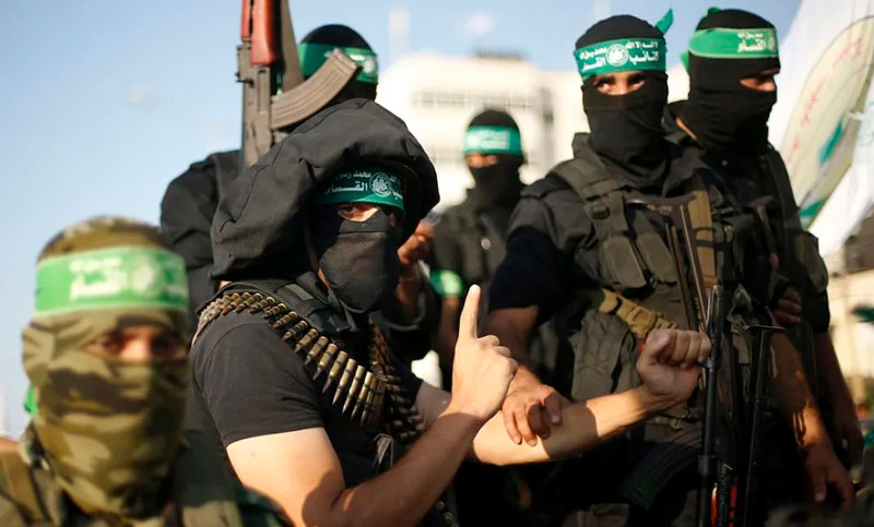 Hamás difunde una foto de 48 rehenes israelíes y acusa a Netanyahu de rechazar el alto el fuego