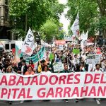 Previo al acto en el Congreso, trabajadores del Garrahan comenzaron un paro en rechazo al veto contra la emergencia pediátrica