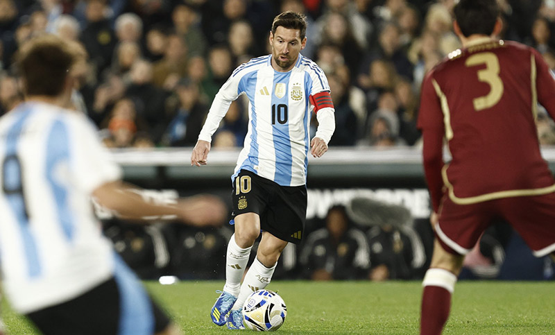 En un monólogo total, Argentina goleó 3 a 0 a Venezuela