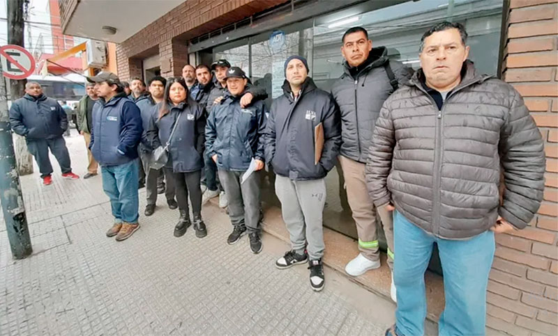 Despiden a 300 trabajadores ceramistas en Pilar y el gremio pide que la empresa se presente a la audiencia