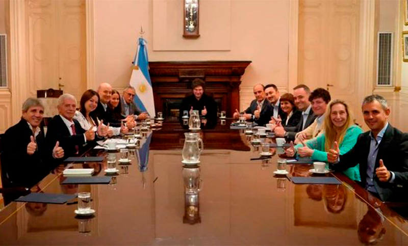 Entró la bala: tras la derrota electoral, el Gobierno conformará una mesa política nacional y convocó a los gobernadores