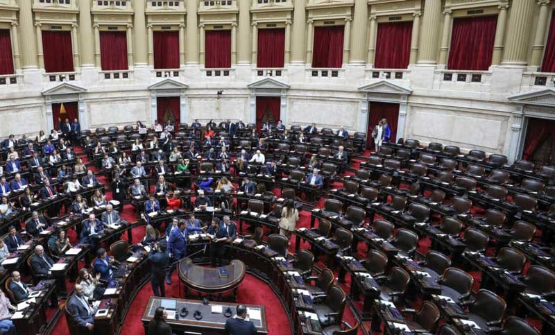 El oficialismo abandonó el debate luego de perder varias votaciones y finalizó la sesión