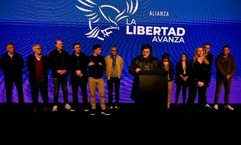 Milei y Caputo debieron salir a ratificar el rumbo: “Nada va a cambiar en lo económico. Ni en lo fiscal, ni en lo monetario, ni en lo cambiario”