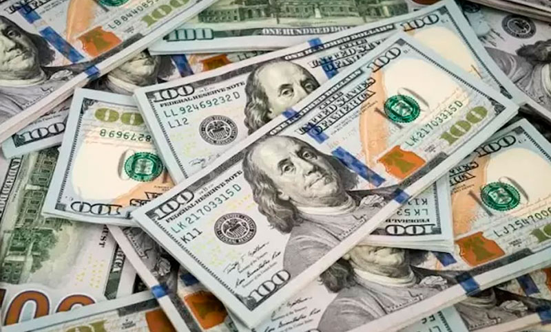 Tras la presentación del presupuesto 2026: el dólar oficial alcanzó los $1480 y el riesgo país no tiene techo