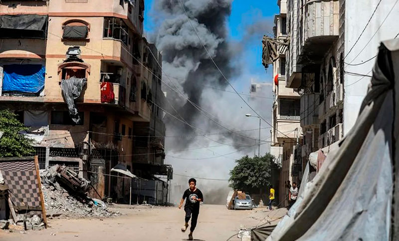 Mientras comienza la cumbre Árabe Islámica en Qatar, Israel arremete contra Gaza