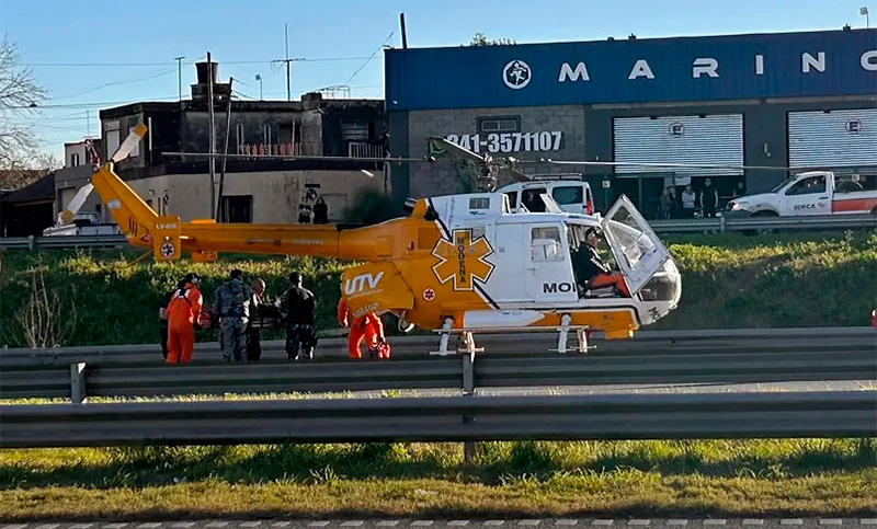 Siniestro en Circunvalación y Lagos: una motociclista fue trasladada en helicóptero gravemente herida