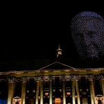 En un emotivo homenaje, el rostro del papa Francisco fue reflejado con 3500 drones en el Vaticano