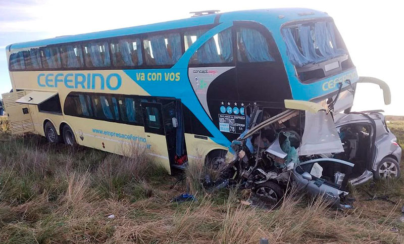Triple choque en una ruta de Buenos Aires dejó el saldo de un muerto y tres heridos