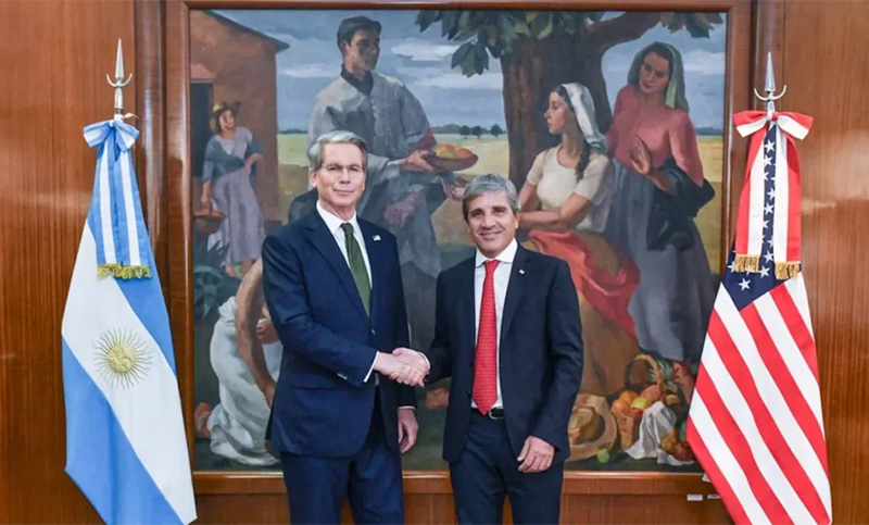 Caputo arribó a Washington para reunirse con Bessent y delinear la ayuda de Estados Unidos