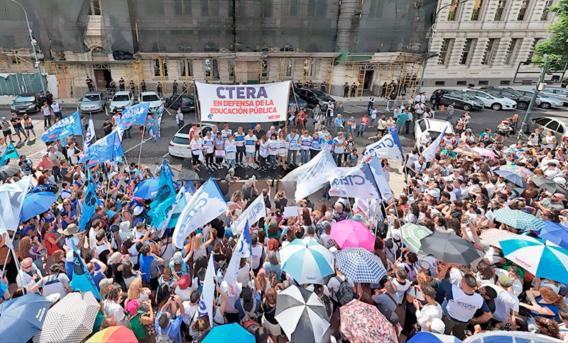 Transcurre el paro docente de 24 horas en todo el país en reclamo de la reanudación de la negociación paritaria