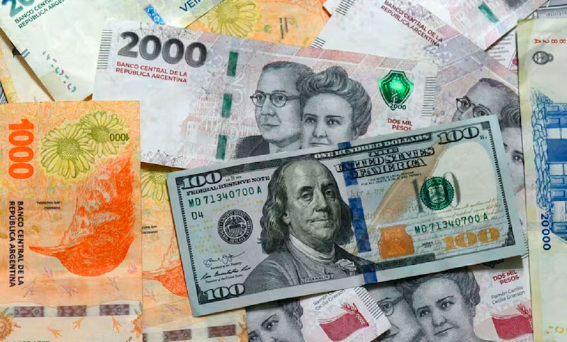 Tras la intervención del Tesoro de Estados unidos, el dólar oficial estuvo inestable y superó los $1400