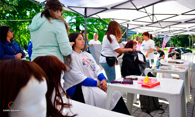 Charlas, donación de cabello y vacunatorio: sindicatos rosarinos impulsaron una jornada para prevenir el cáncer de mama