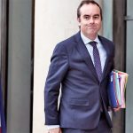 Inestabilidad política en Francia: Macron acepta la renuncia de su primer ministro tras 27 días en el cargo