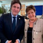 Respaldo a la soga financiera: el FMI confirmó «amplios planes de asistencia norteamericana» a Argentina