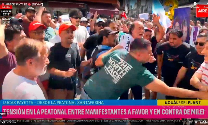 Milei visitó Santa Fe, pero debió cambiar su agenda por la protesta de vecinos: hubo al menos cinco detenidos 