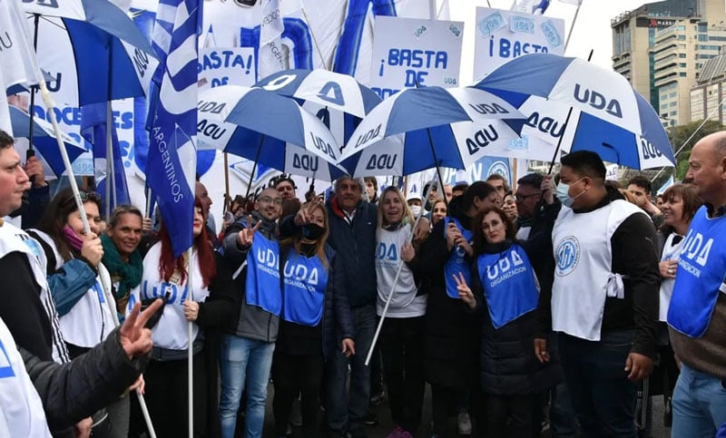 El titular de la Unión Docentes Argentinos asegura que los salarios docente en Santa Fe «son de pobreza»