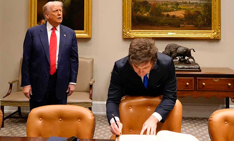 Más que apoyo, una extorsión: Trump condiciona, Milei agradece y Cristina aprovecha