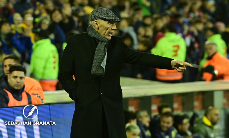 Miguel Ángel Russo continúa internado en su domicilio: el fútbol lo llenó de mensajes de apoyo