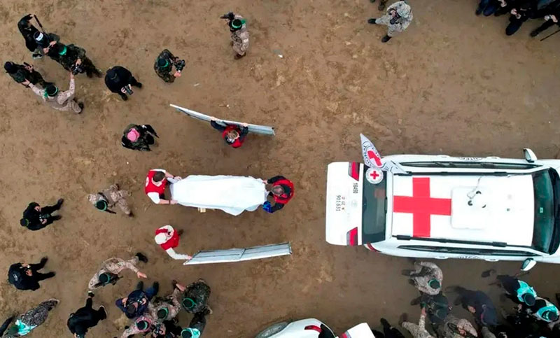 Alarma en familiares de israelíes fallecidos: Hamas entregó solo 4 cuerpos de los 28 desaparecidos
