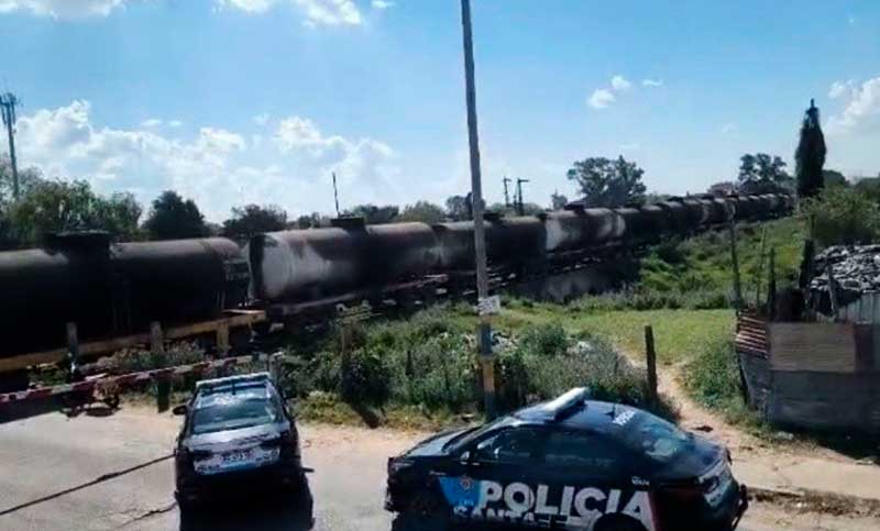 Casi una tragedia: una nena de 3 años fue atropellada por un tren cuando caminaba junto a las vías en la zona noroeste