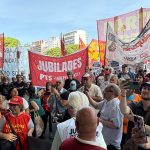 Los jubilados marcharon al Congreso por aumento de haberes, medicamentos y contra el ajuste de Milei