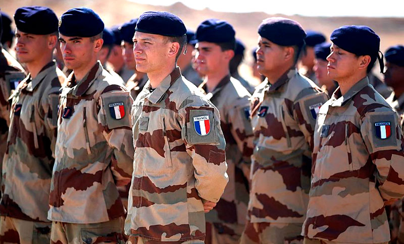 Francia evalúa reinstaurar el servicio militar voluntario