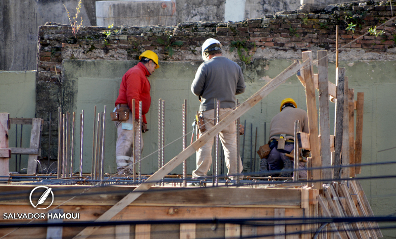 Las cifras del ajuste de Milei: más de 276.000 puestos de trabajo registrado perdidos y el cierre de unas 20.000 empresas