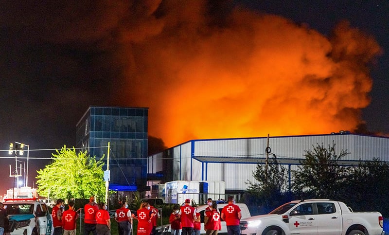 Masiva explosión en el Polo Industrial de Ezeiza afecta a múltiples fábricas y deja más de 20 heridos leves