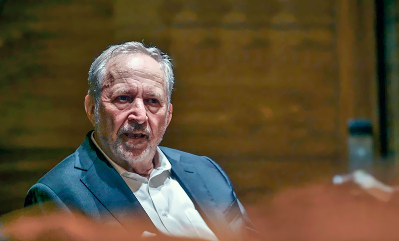 Un ex alto funcionario de Clinton abandonará la actividad pública por los archivos revelados de su relación con Epstein