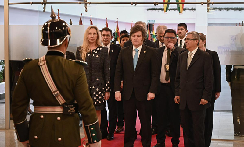 Milei llegó a Bolivia para participar de la asunción de Rodrigo Paz Pereira