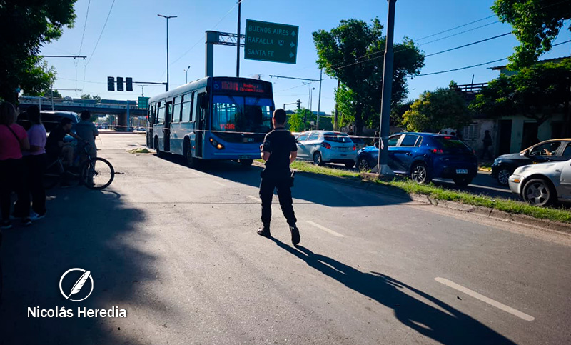 Una mujer murió atropellada por un colectivo de la línea 153 en la zona oeste de Rosario