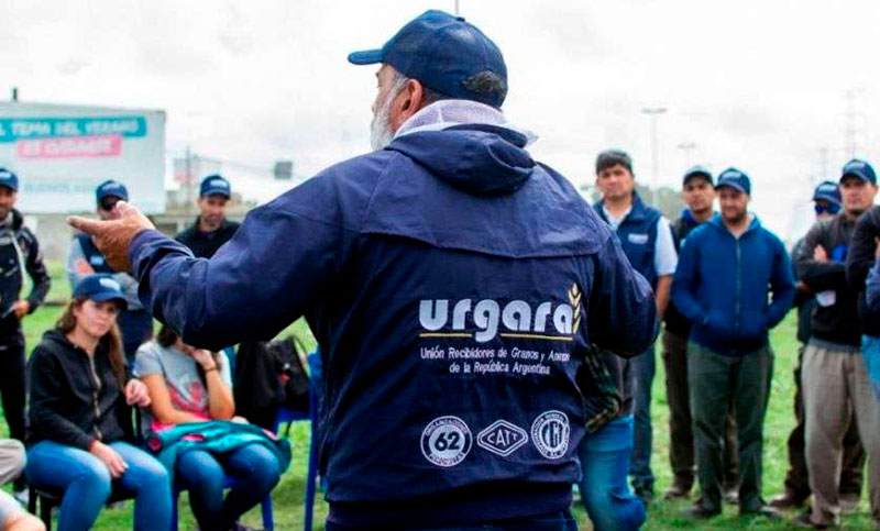 Los trabajadores recibidores de granos inician acciones gremiales en puertos y acopios desde este martes