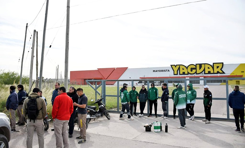 Bahía Blanca: cerró el supermercado Yaguar porque una ruta destrozada complicaba el acceso