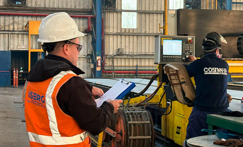 Planta clave para la industria naval argentina: el astillero Atria, de Alvear, volvió a producir luego de tres años y ya emplea a 100 personas