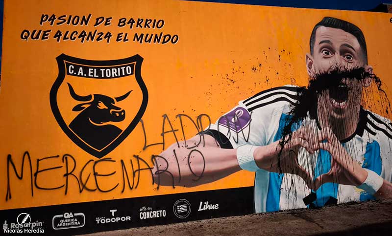 Vandalizaron el mural de Di María en el club Torito