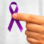 ¿Qué hacer ante una crisis de epilepsia?: una campaña busca informar a los ciudadanos con videos en los colectivos 