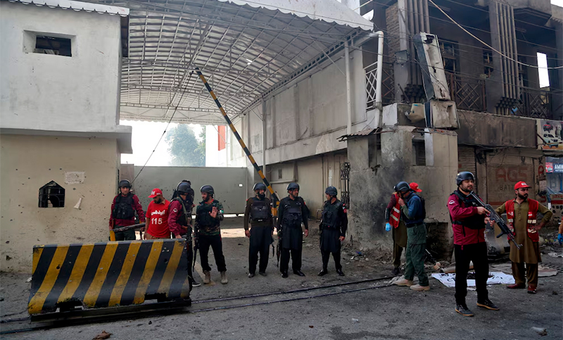 Atentado en Pakistan: tres policías murieron y cinco resultaron heridos 