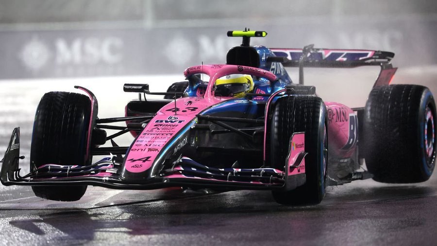 Con pista mojada y lluvia, Franco Colapinto logró pasar a Q2 y largará 15º en la carrera principal