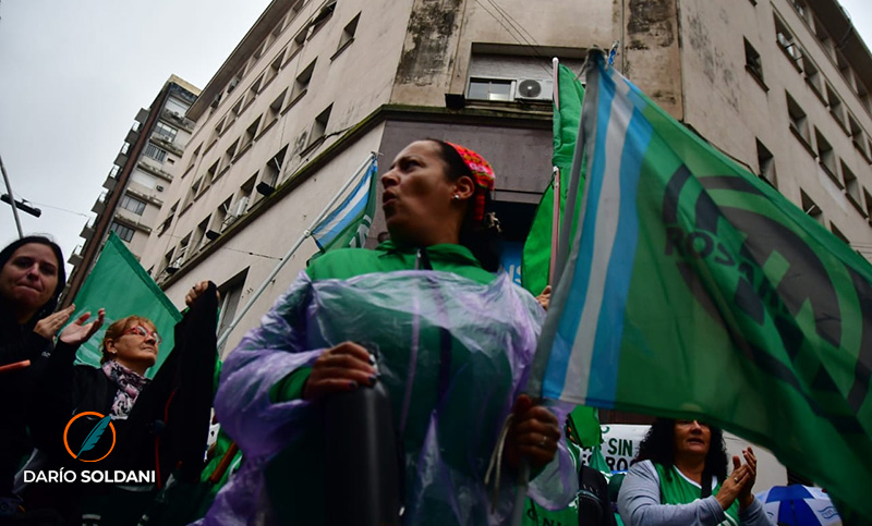 Alerta en los trabajadores estatales: vencen 70.000 contratos a fin de año y aumenta la tensión gremial