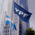 Juicio por YPF: fondo buitre presiona a Argentina para que entregue chats de funcionarios