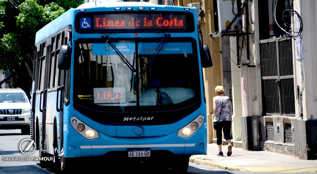 La Línea de la Costa comenzó a circular todos los días para conectar la ribera rosarina