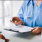 Médicos de instituciones privadas de salud acuerdan aumentos del 1,5 % mensual hasta enero