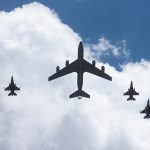 Los aviones F-16 comprados a Dinamarca surcaron este sábado el cielo porteño en vuelo rasante