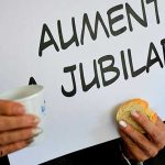 “El brindis de pan y agua ya no es simbólico: empieza a ser real en las mesas de los jubilados”