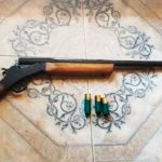 Entradera fatal en Pérez: un ladrón fue asesinado con un escopetazo por el hijo de su víctima