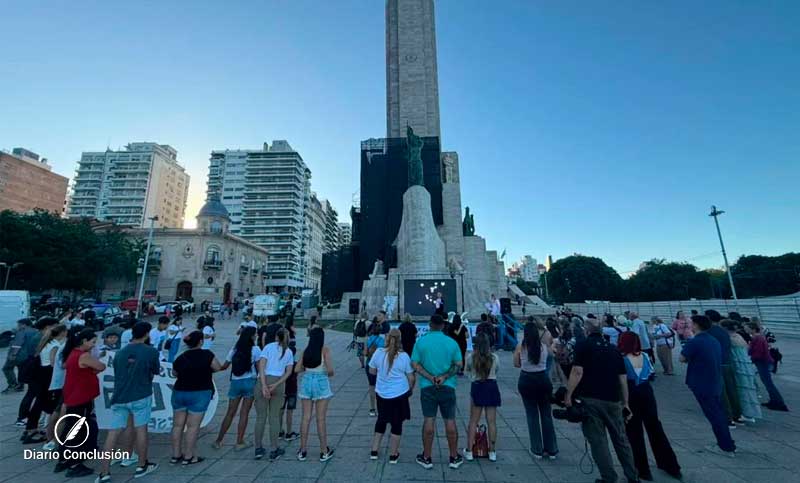 Familiares de víctimas del fentanilo contaminado marcharon al Monumento y denunciaron «falta de compromiso institucional y abandono sistémico»