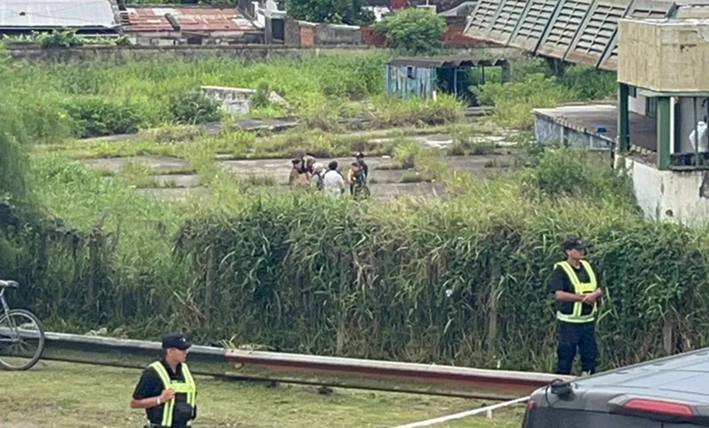 Un chico de 15 años fue asesinado a puñaladas en la ciudad de Santa Fe: su cuerpo fue encontrado en una fábrica abandonada