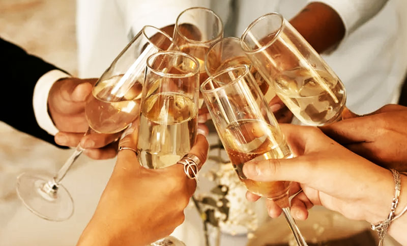 ¿Resaca severa?: la ciencia explica por qué algunos toleran menos el alcohol