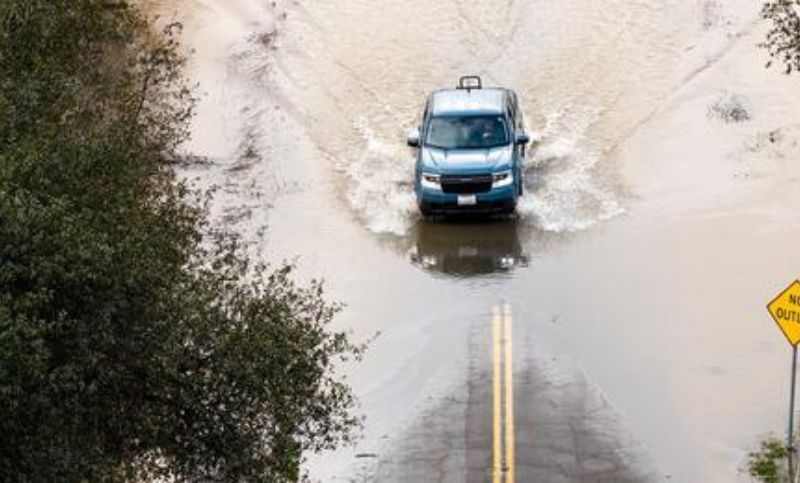 California bajo estado de emergencia: una potente «tormenta navideña» azota el sur del estado